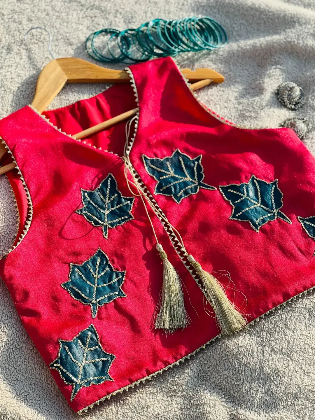 Maple Leaf Appliqué Koti