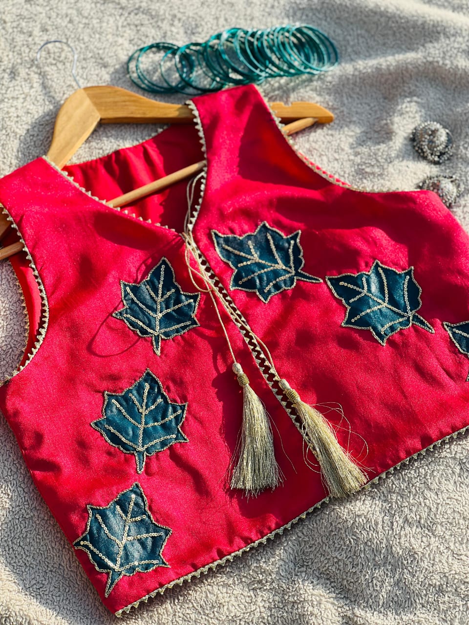 Maple Leaf Appliqué Koti