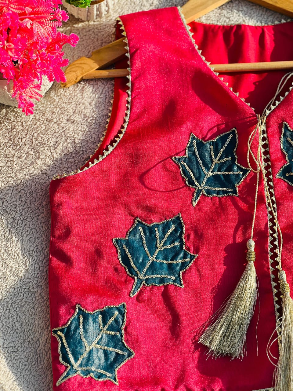 Maple Leaf Appliqué Koti