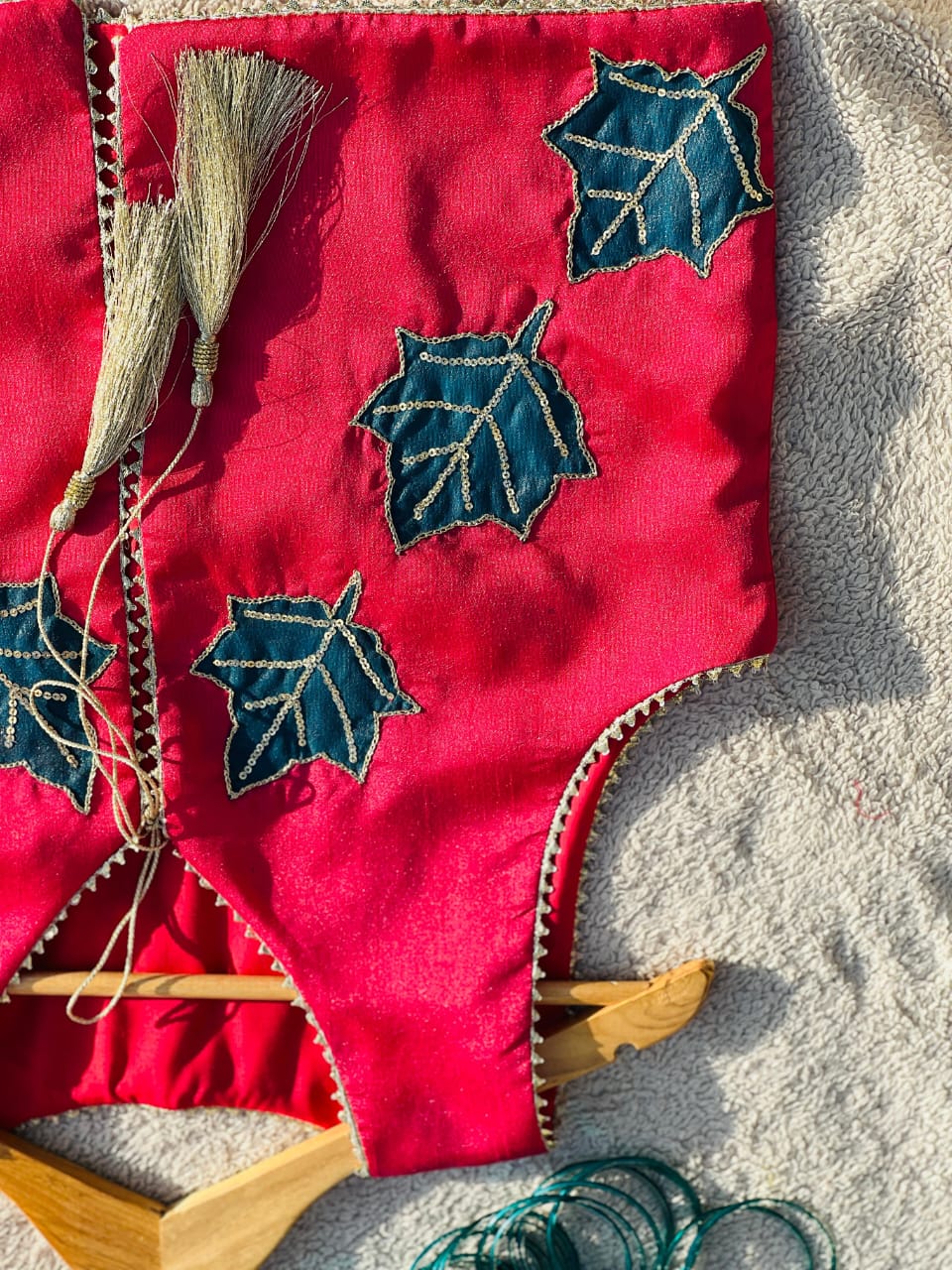 Maple Leaf Appliqué Koti